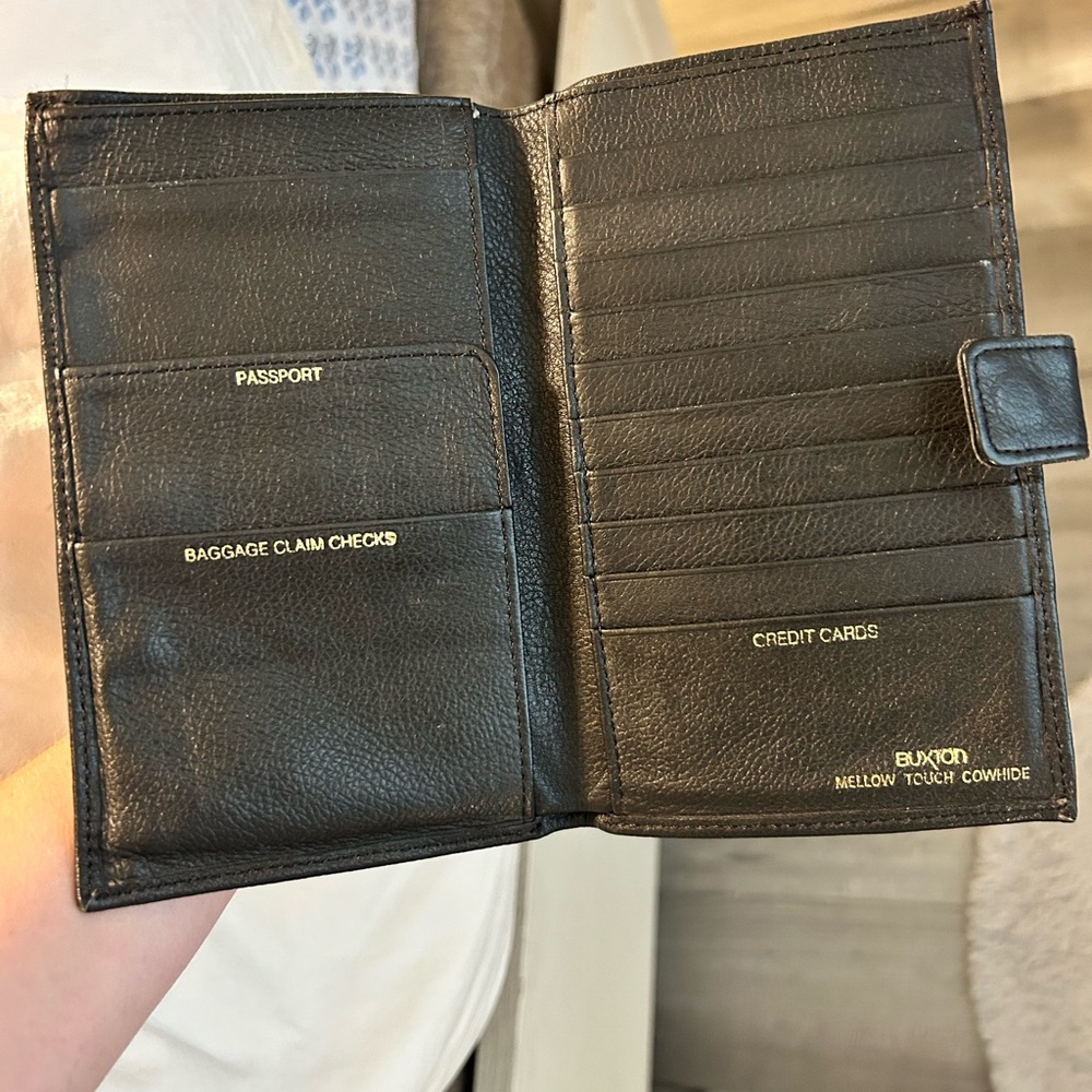 Buxton Dark Black Leather Card Holder